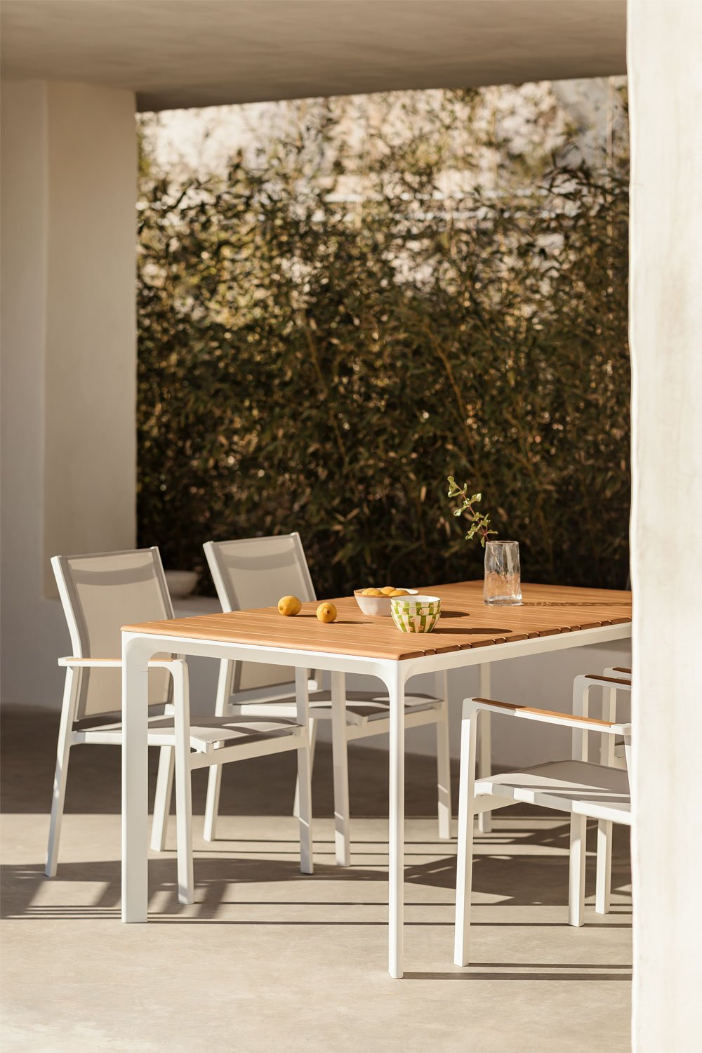 Table de jardin rectangulaire en aluminium et bois de teck (160x90 cm) Katiana, image de la galerie 1
