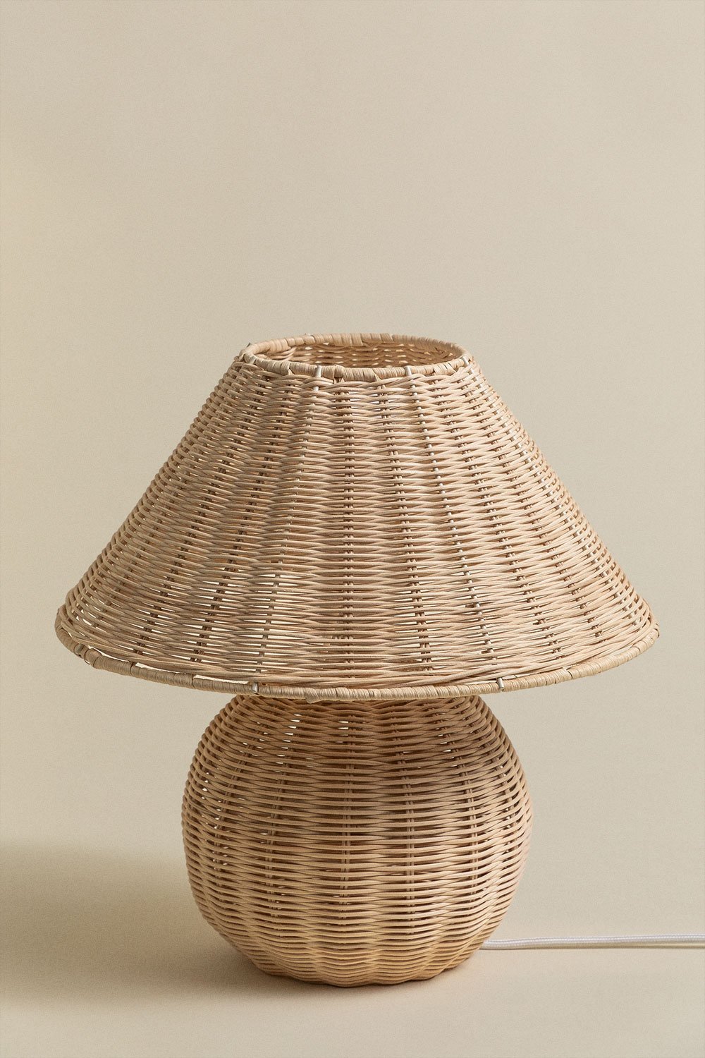 Lampe de table en rotin Menara , image de la galerie 1