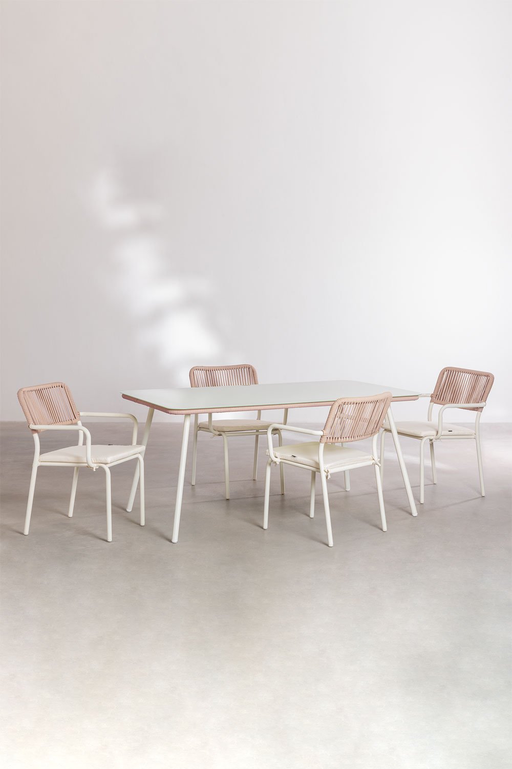Ensemble avec une table et 4 chaises de jardin Arhiza, image de la galerie 1