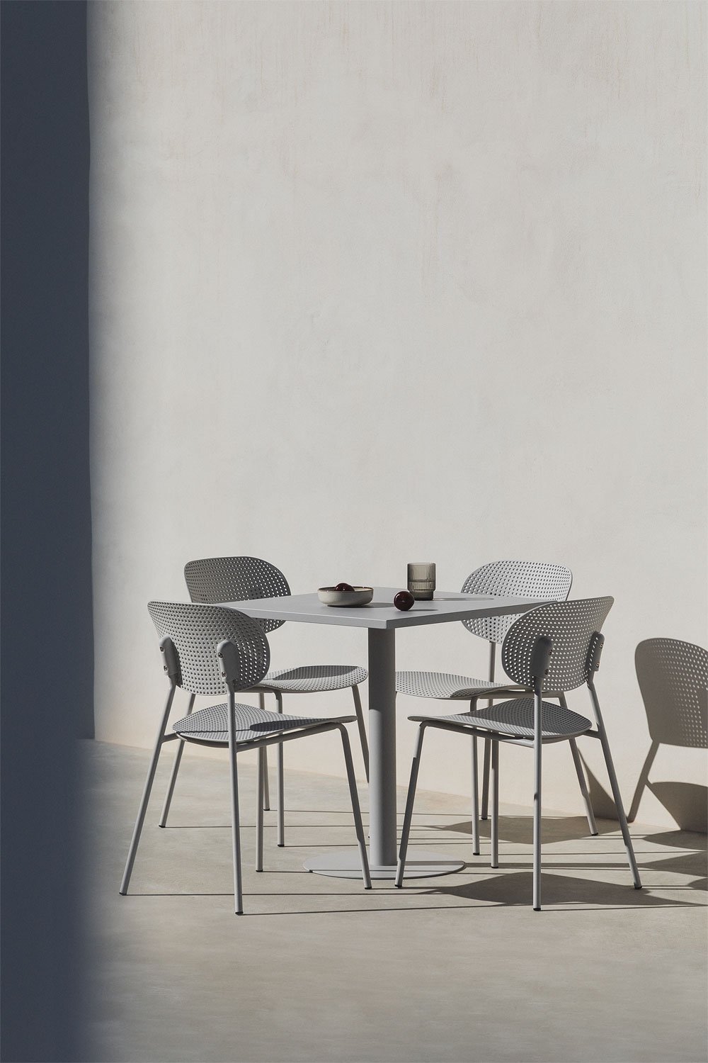 Ensemble table carrée Mizzi 70x70 cm et 4 chaises de jardin Tupah, image de la galerie 1