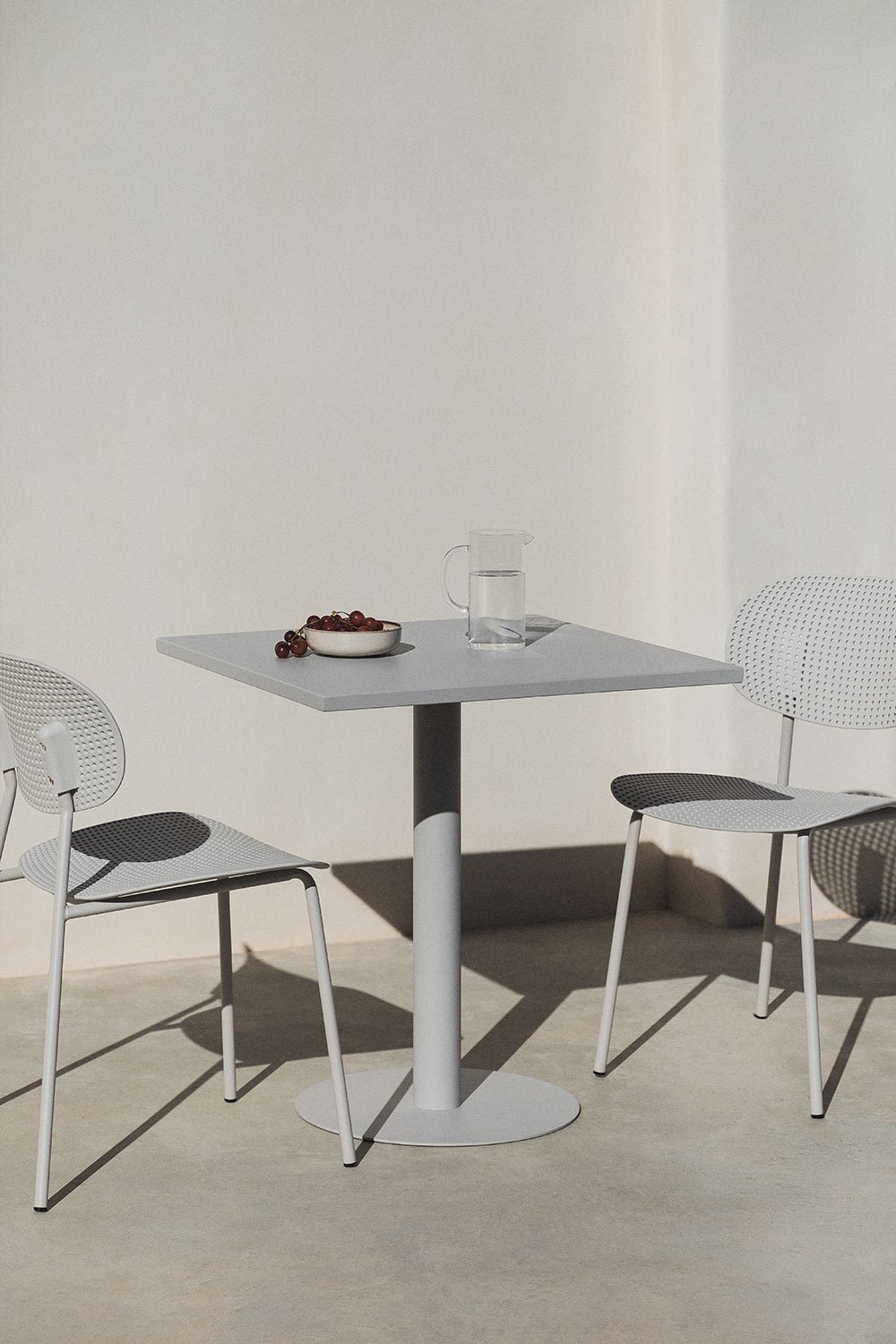 Ensemble table carrée Mizzi 70x70 cm et 2 chaises de jardin Tupah, image de la galerie 1