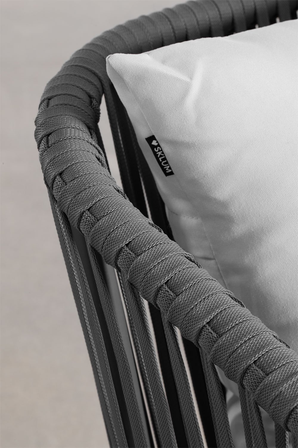 Chaise de salle à manger classique Arhiza avec accoudoirs en aluminium et corde tressée, image de la galerie 7