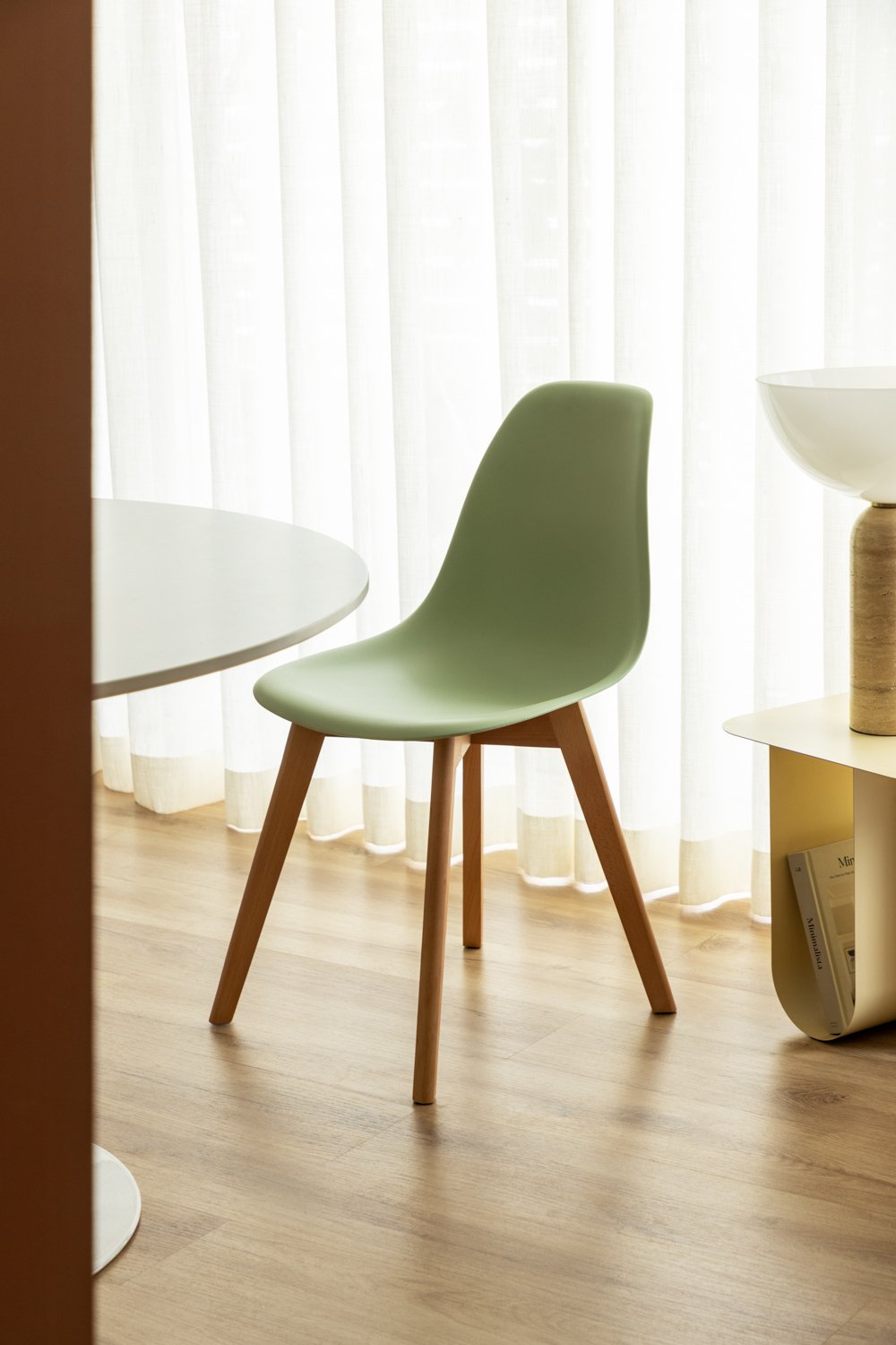 Lot de 4 chaises de salle à manger Scand Nordic, image de la galerie 1
