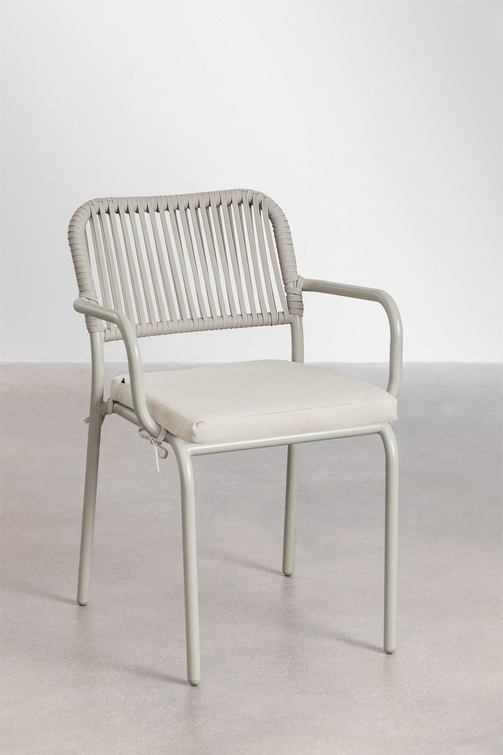 Pack de 6 chaises de jardin empilables avec accoudoirs en corde tressée Arhiza, image de la galerie 4