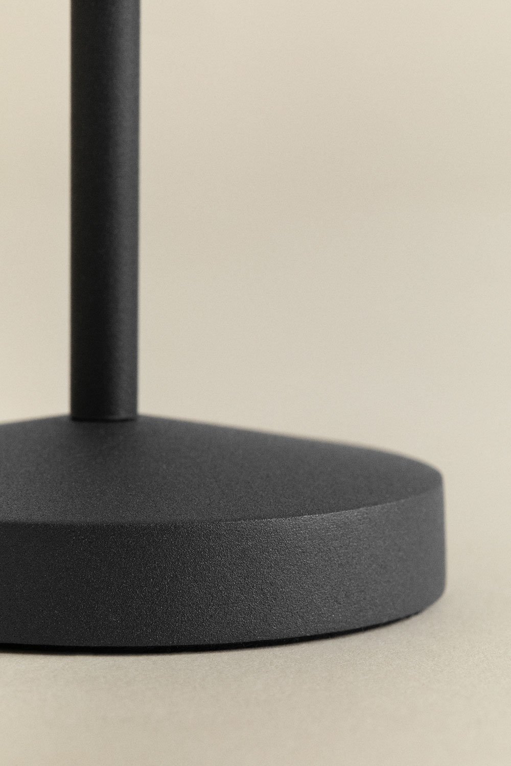 Lampe de table LED sans fil en fer Zuniga, image de la galerie 6