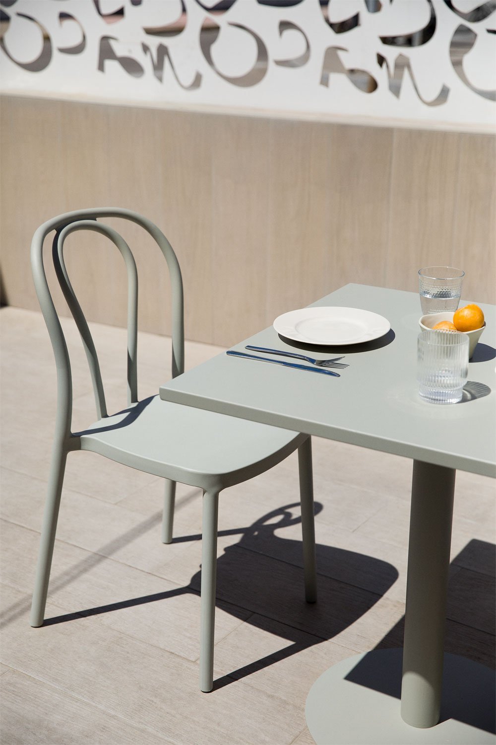 Pack de 4 chaises de jardin empilables en polypropylène Mizzi, image de la galerie 2