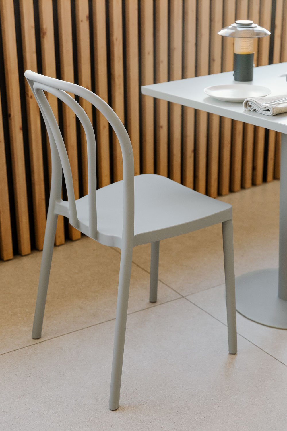 Pack de 2 chaises de salle à manger empilables Mizzi, image de la galerie 1