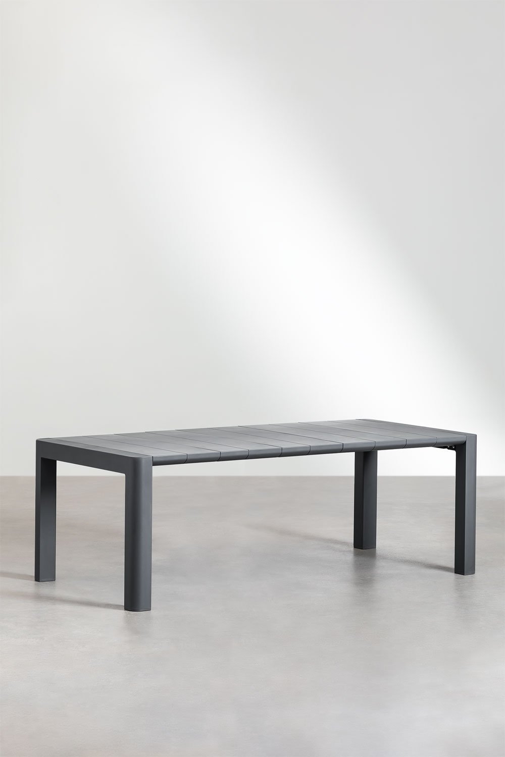 Ensemble table rectangulaire Arnadine (220x100 cm) et 8 chaises de jardin empilables en aluminium Karena, image de la galerie 2