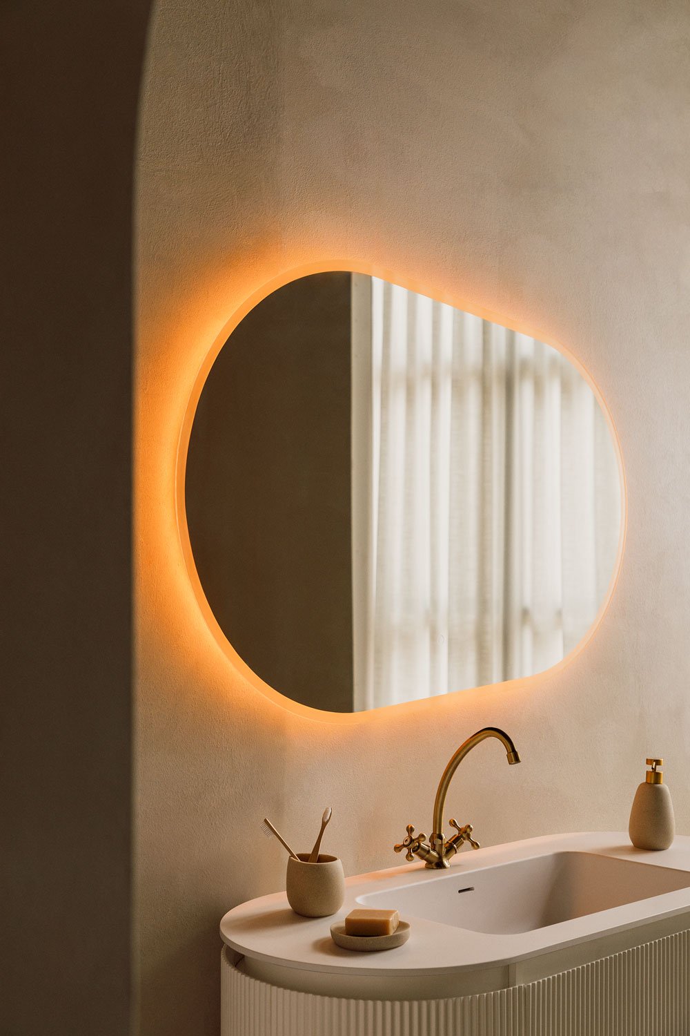 Miroir de salle de bain ovale avec lumière LED Meunier, image de la galerie 2