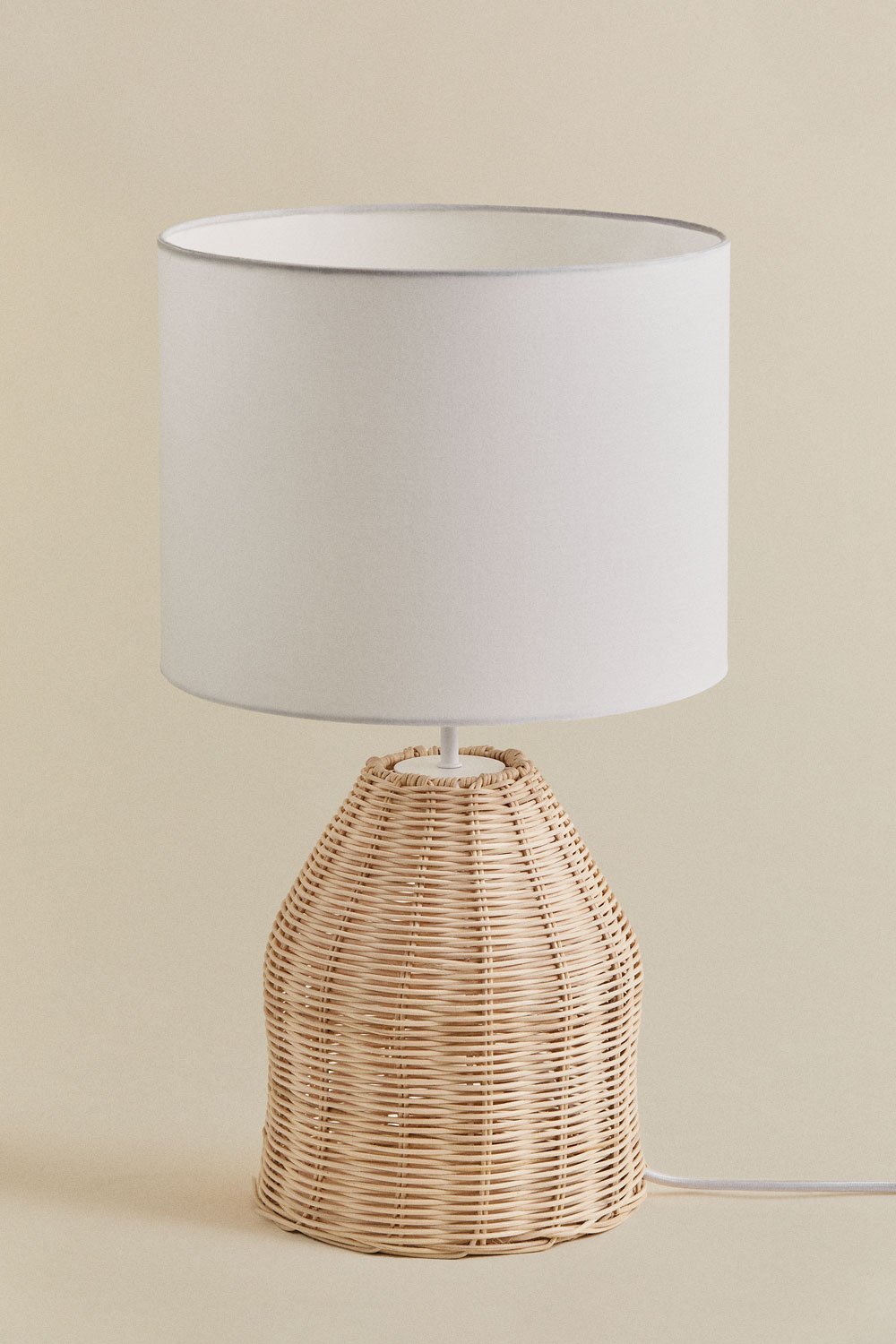 Lampe de table en rotin Zakai, image de la galerie 1