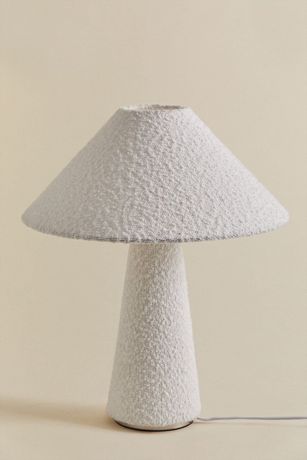 Lampe de table en tissu bouclé Liselot, image de la galerie 2