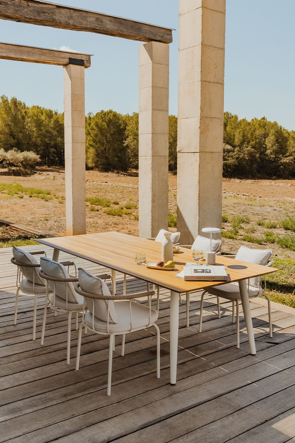 Ensemble table rectangulaire en bois de teck et acier (240x100 cm) Lowel et 6 chaises de jardin avec accoudoirs Boucid, image de la galerie 1