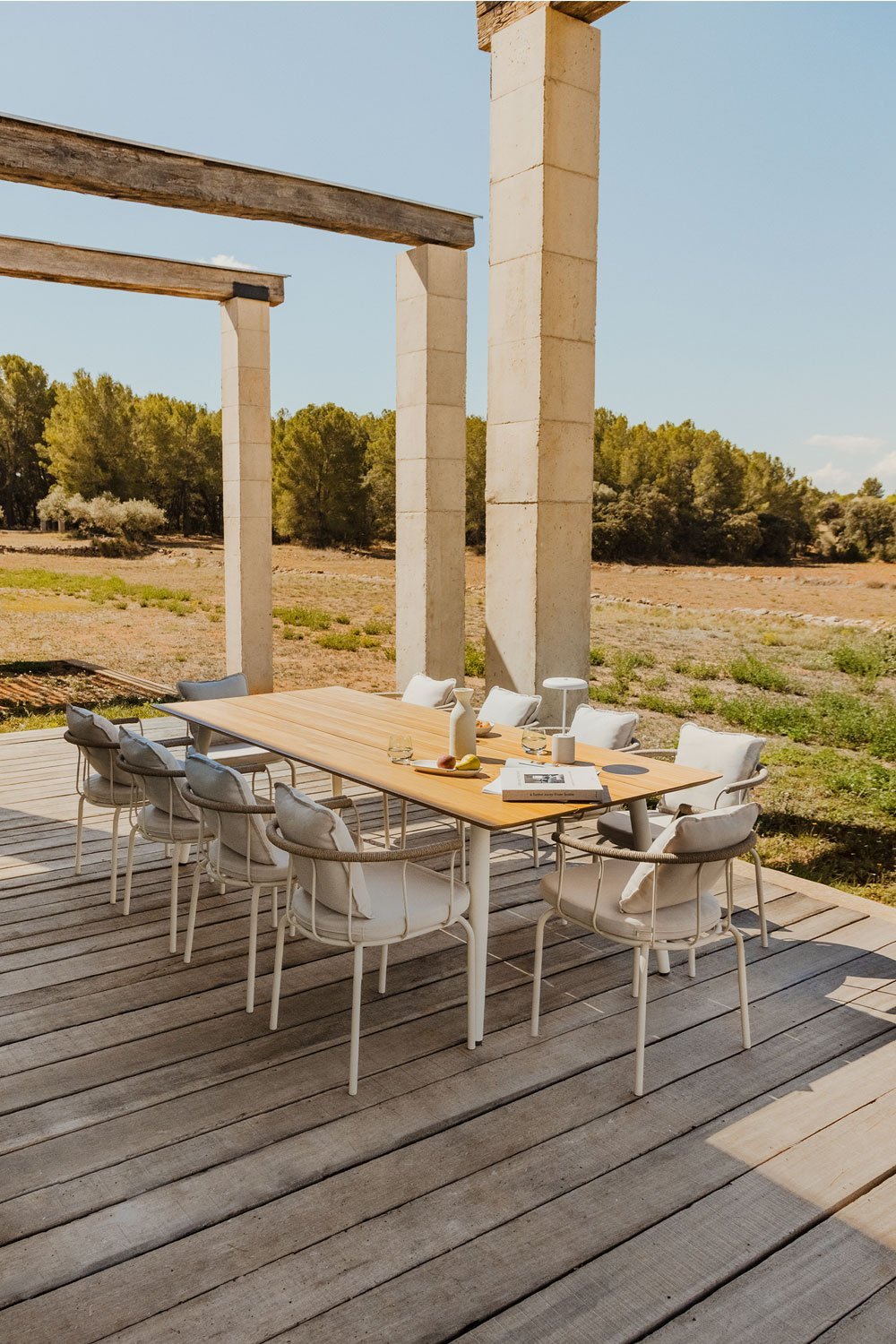 Ensemble table rectangulaire en bois de teck et acier (240x100 cm) Lowel et 10 chaises de jardin avec accoudoirs Boucid, image de la galerie 1