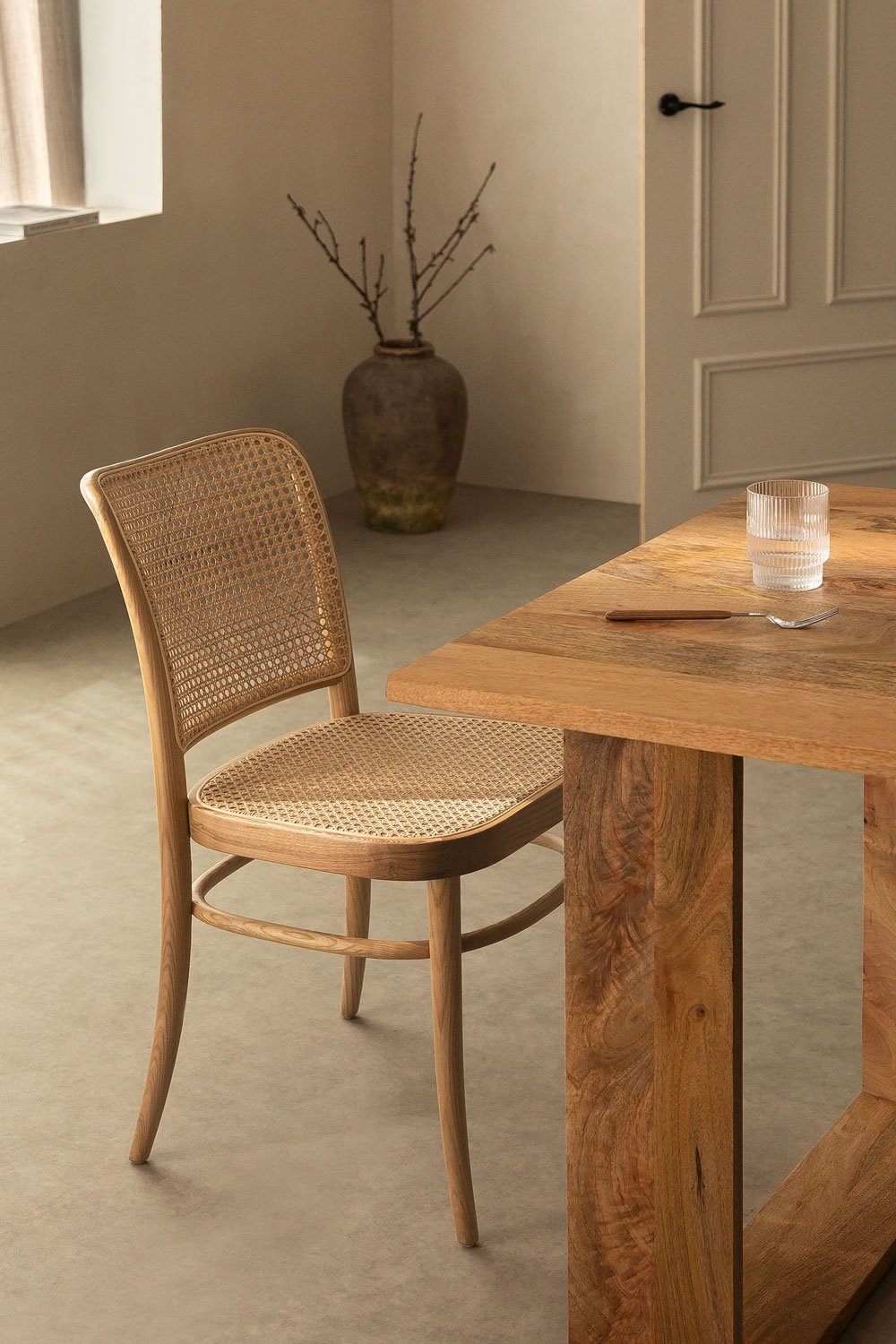 Chaise de salle à manger en bois de frêne Sharla, image de la galerie 1