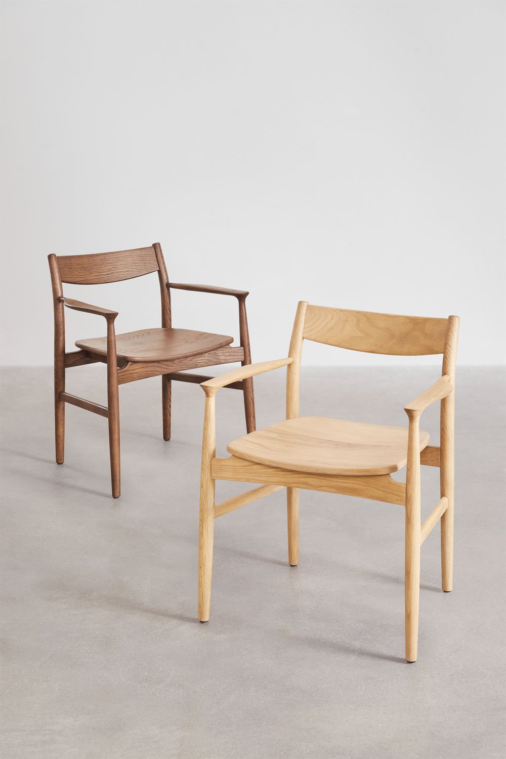 Chaise de salle à manger avec accoudoirs en bois de chêne Mireita, image de la galerie 10