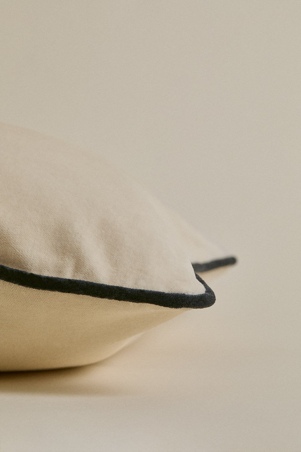 Coussin carré 45x45 cm en coton Tiaine, image de la galerie 4