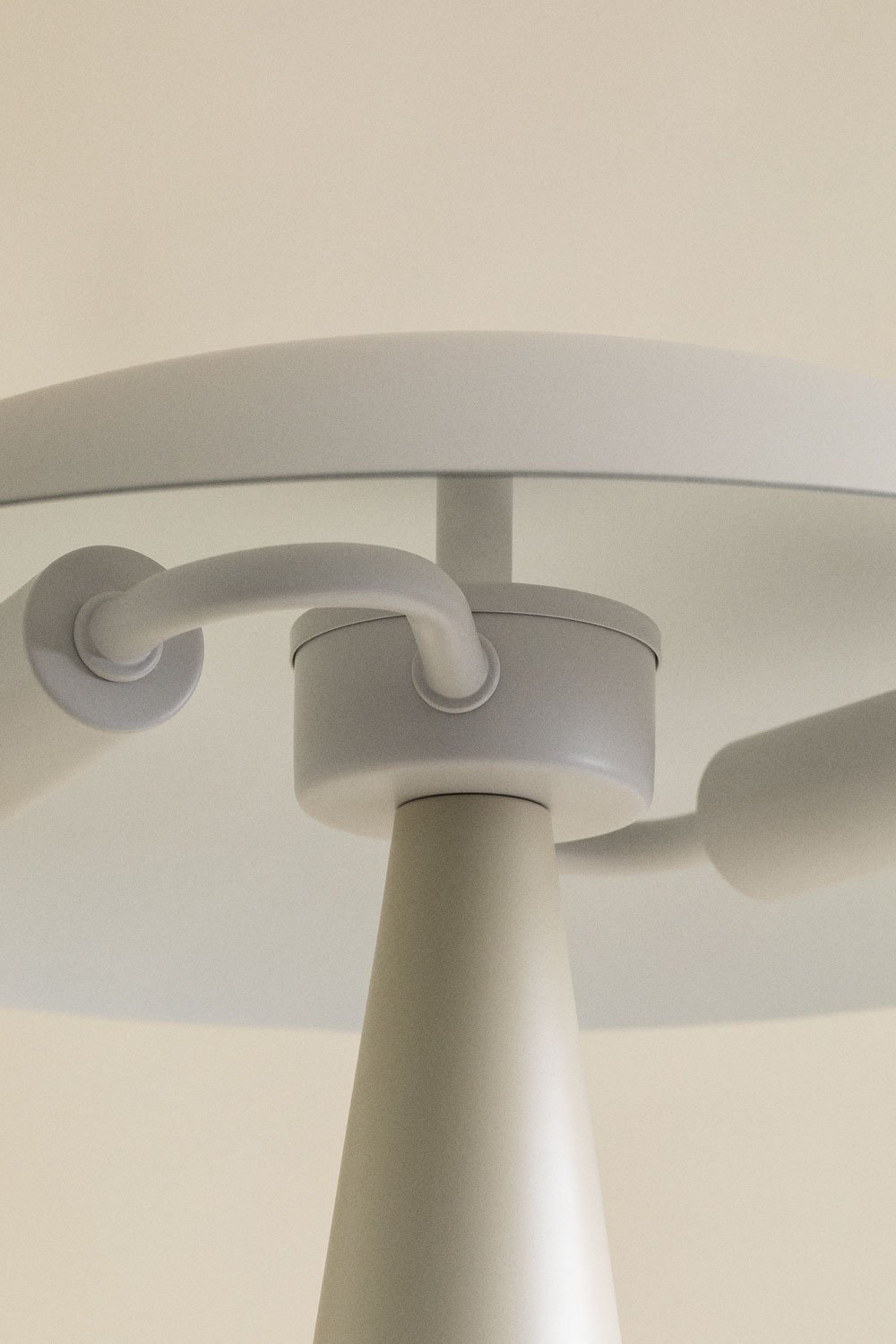 Lampe de table en fer Irune, image de la galerie 5