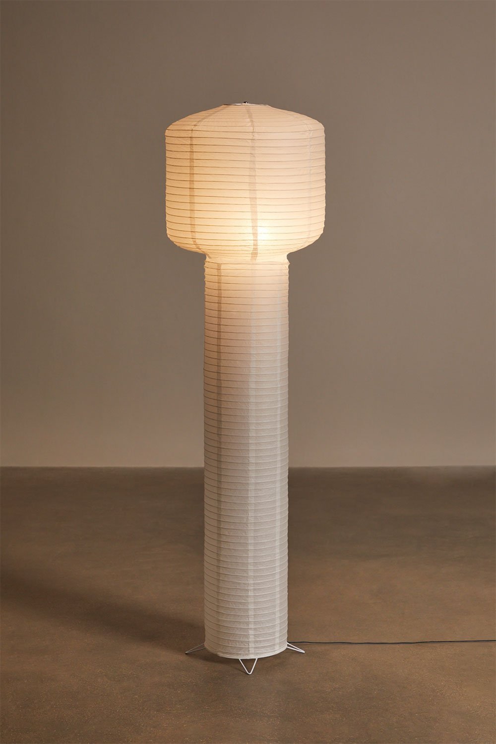 Lampadaire en papier Prenola, image de la galerie 2