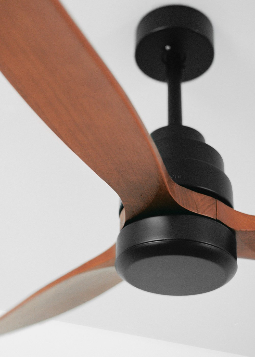 CREATE - WIND STYLANCE - Ventilateur de plafond 40W silencieux Ø132 cm 100% bois, image de la galerie 6