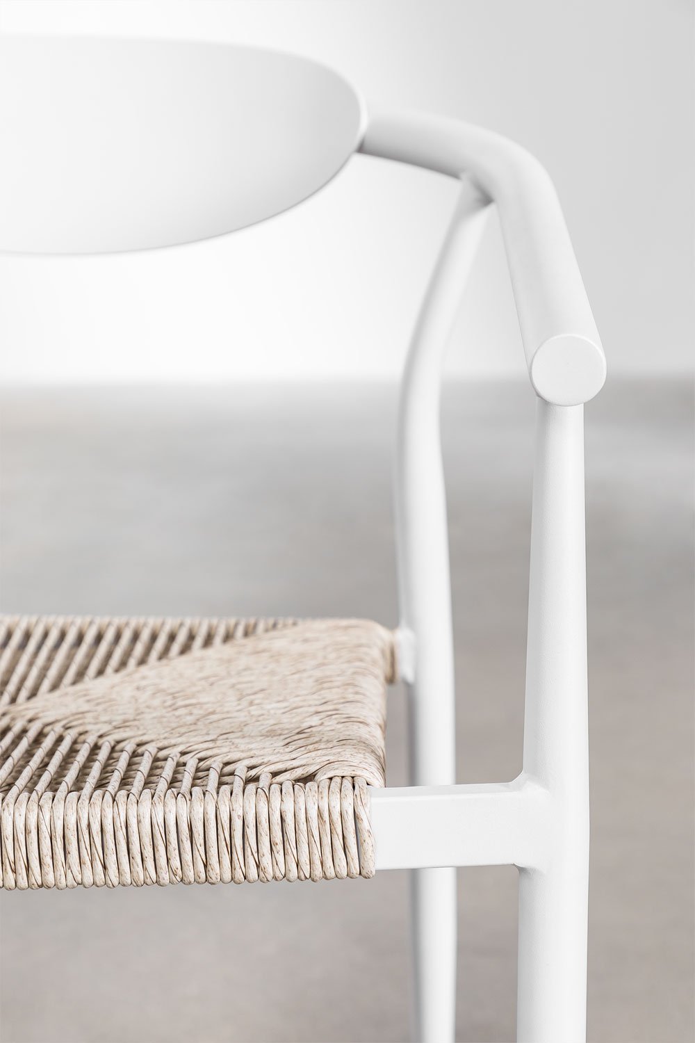 Chaise de salle à manger empilable avec accoudoirs en aluminium et rotin synthétique Marsha, image de la galerie 5