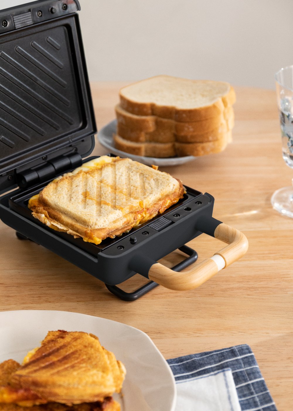 CREATE - STONE STUDIO - Appareil à croque-monsieur, grill et gaufrier à plaques interchangeables, image de la galerie 3