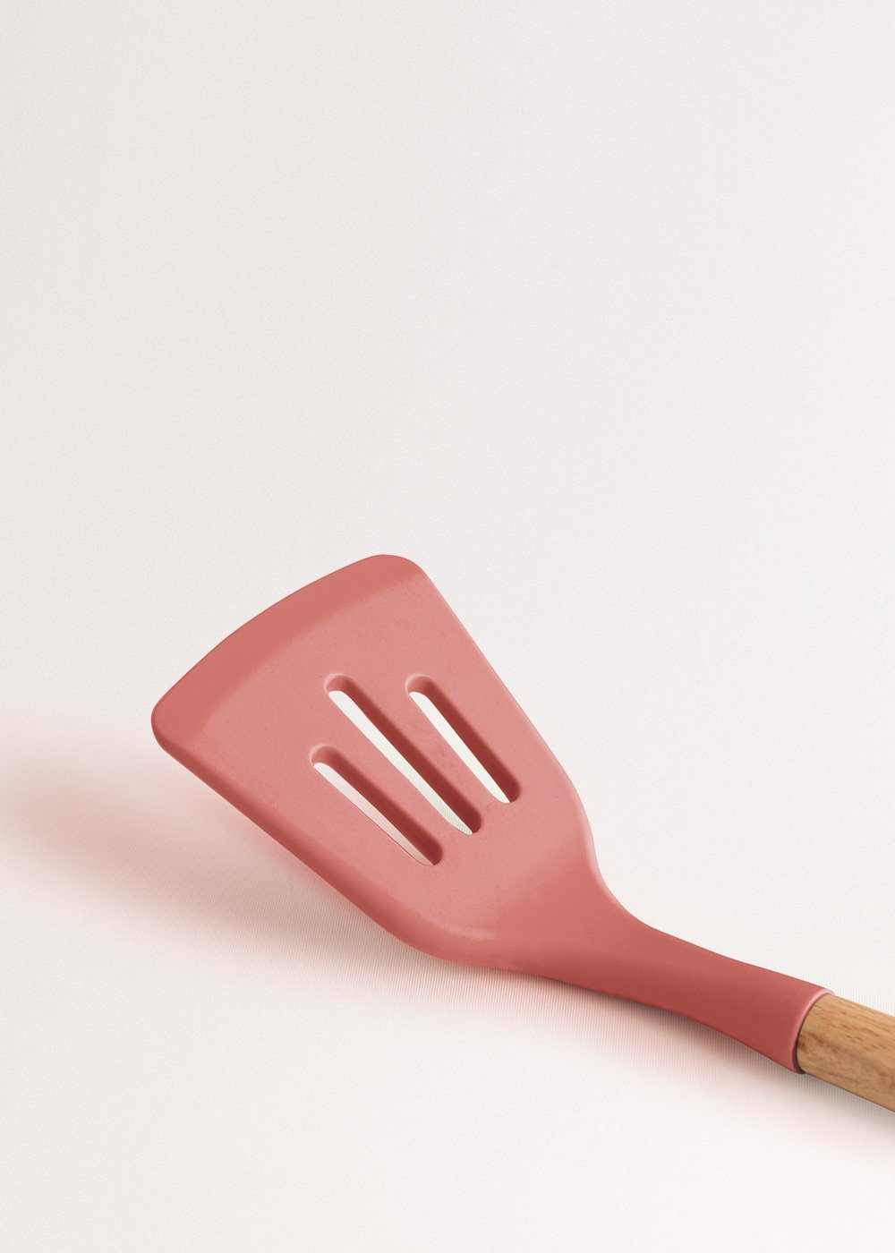 CREATE - KITCHENWARE STUDIO -  Utensiles de cuisine en silicone et bois, image de la galerie 4