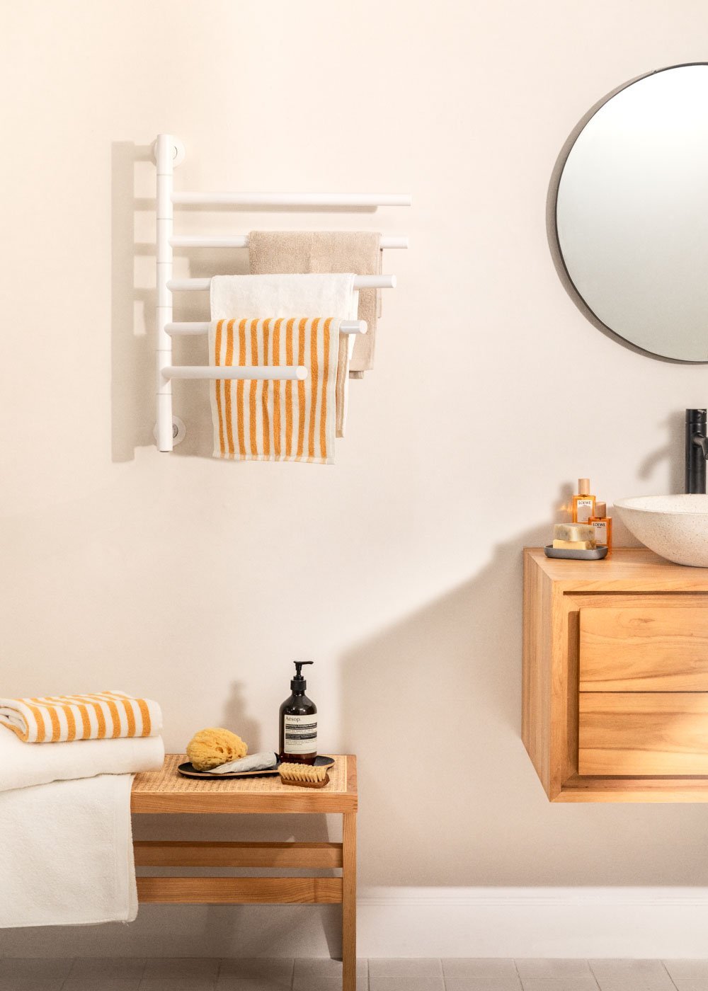 CREATE - WARM TOWEL MINIMAL - Sèche-serviettes électrique avec barres pivotantes à 180º, image de la galerie 1