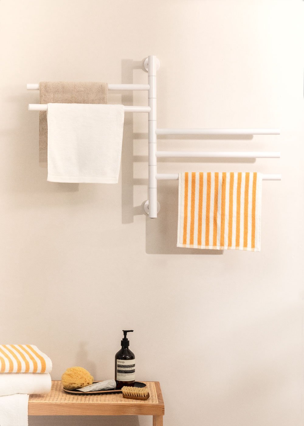 CREATE - WARM TOWEL MINIMAL - Sèche-serviettes électrique avec barres pivotantes à 180º, image de la galerie 2