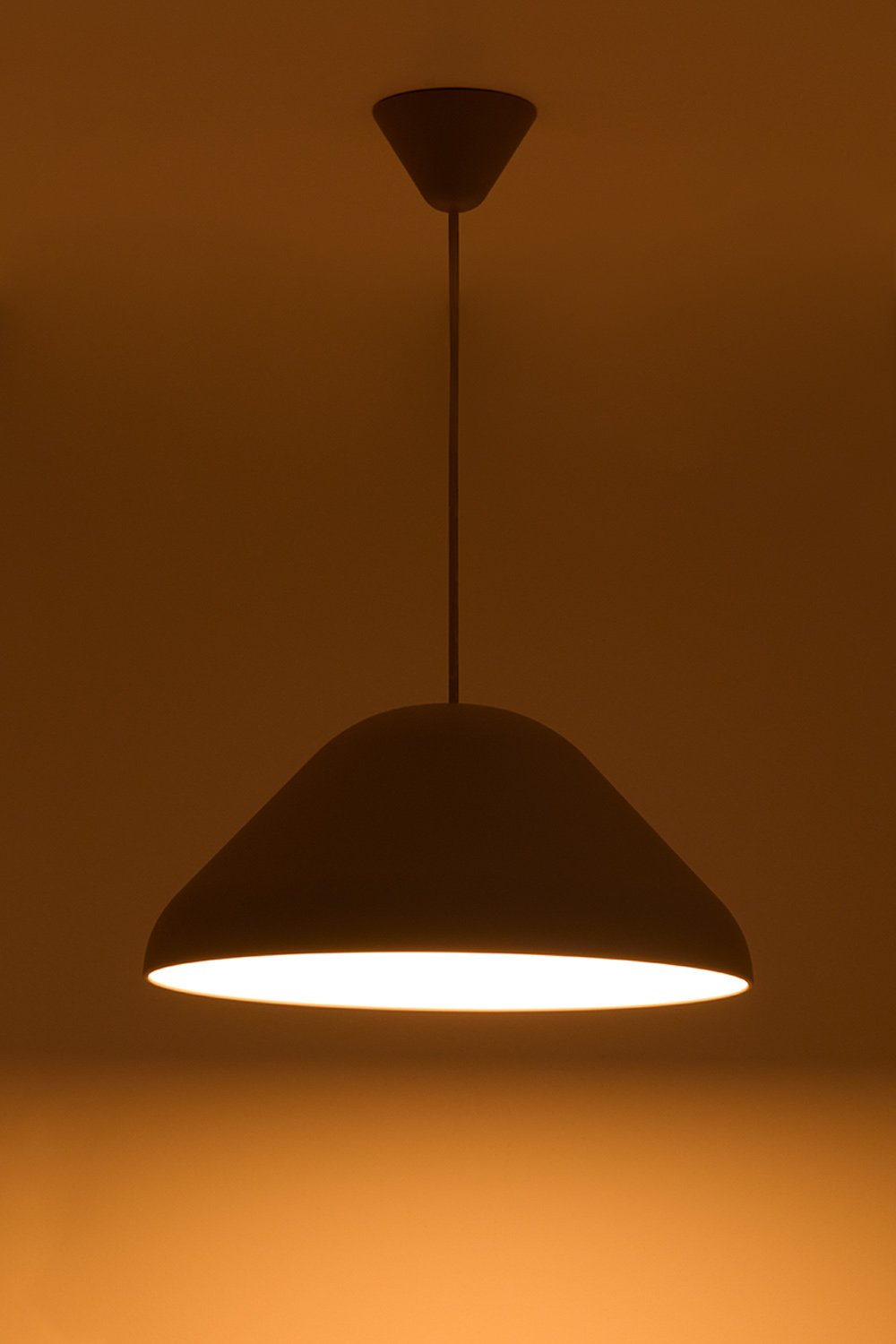 Plafonnier en fer Jubina, image de la galerie 3