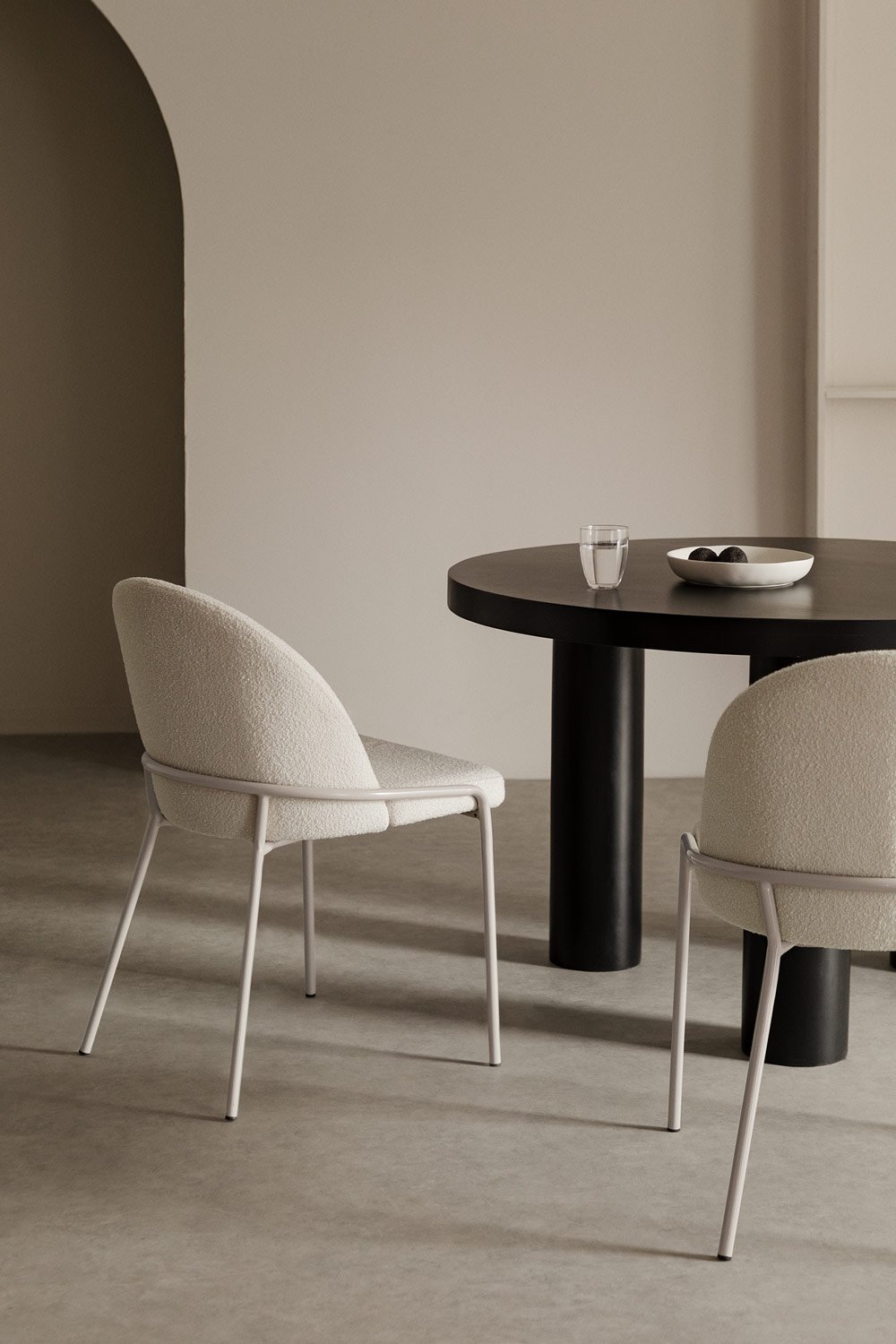 Lot de 4 chaises de salle à manger rembourrées Grolet, image de la galerie 1