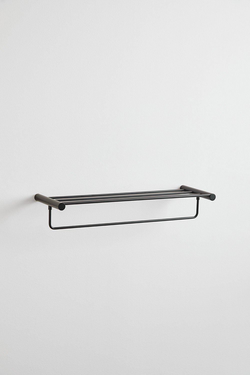 Porte-serviettes mural pour salle de bain avec étagère en acier inoxydable Devon, image de la galerie 2