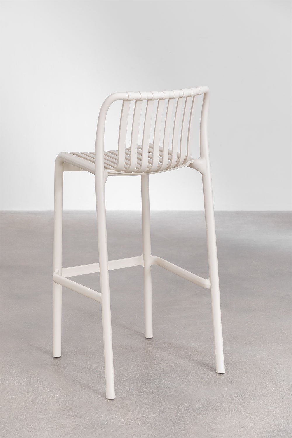 Lot de 2 tabourets hauts empilables Wendell en polypropylène, image de la galerie 4