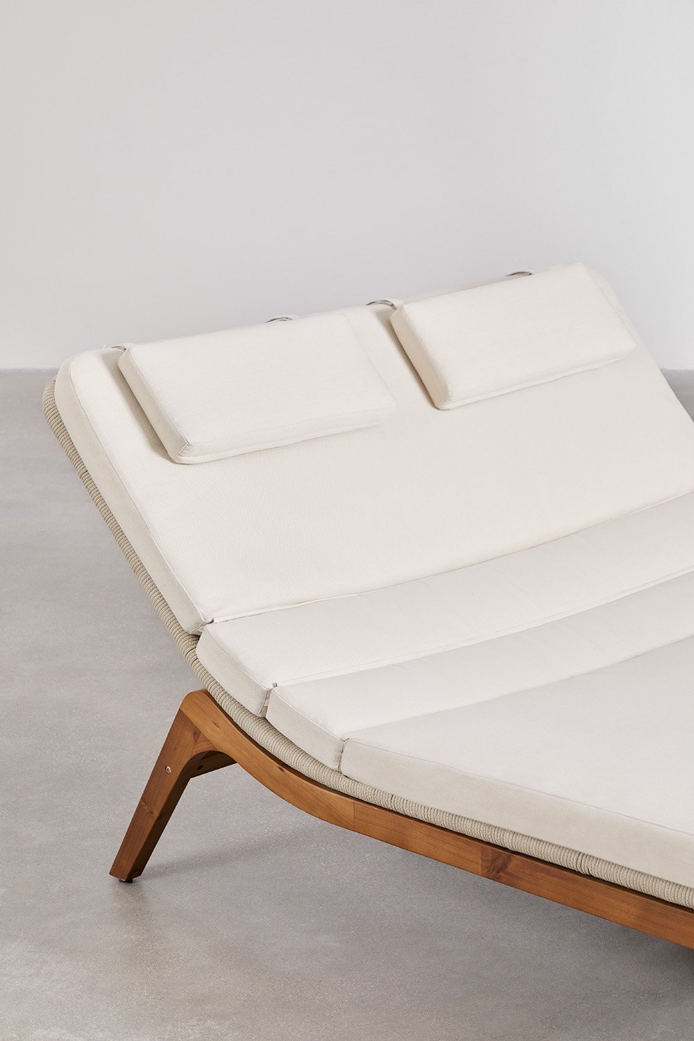 Chaise longue double en bois d'acacia avec coussin Vejer, image de la galerie 7