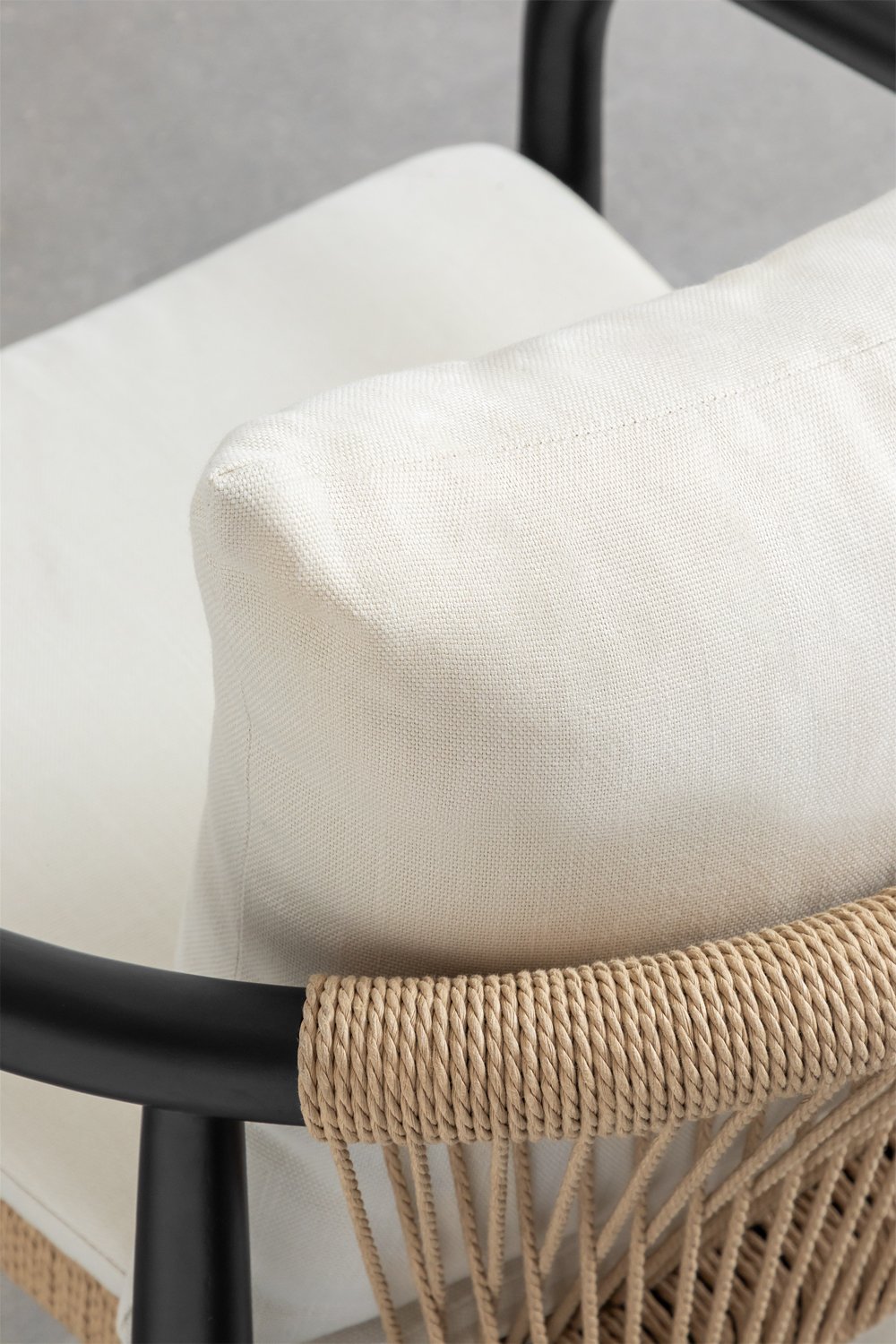 Pack de 4 chaises de salle à manger avec accoudoirs en acacia et papier tressé Giulia, image de la galerie 5