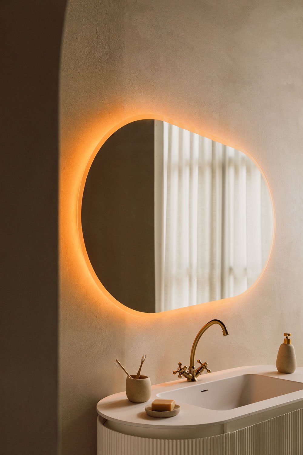 Miroir de salle de bain ovale Meunier avec éclairage LED et antibuée, image de la galerie 2