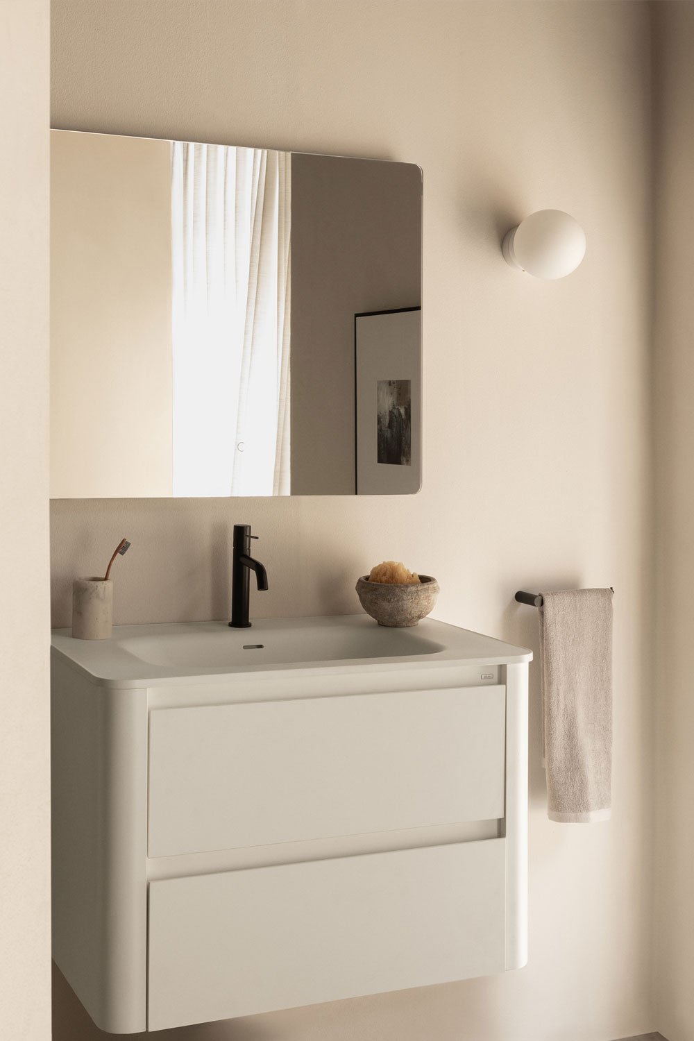 Ensemble de meubles de salle de bain en bois avec lavabo intégré et miroir Egerton , image de la galerie 1