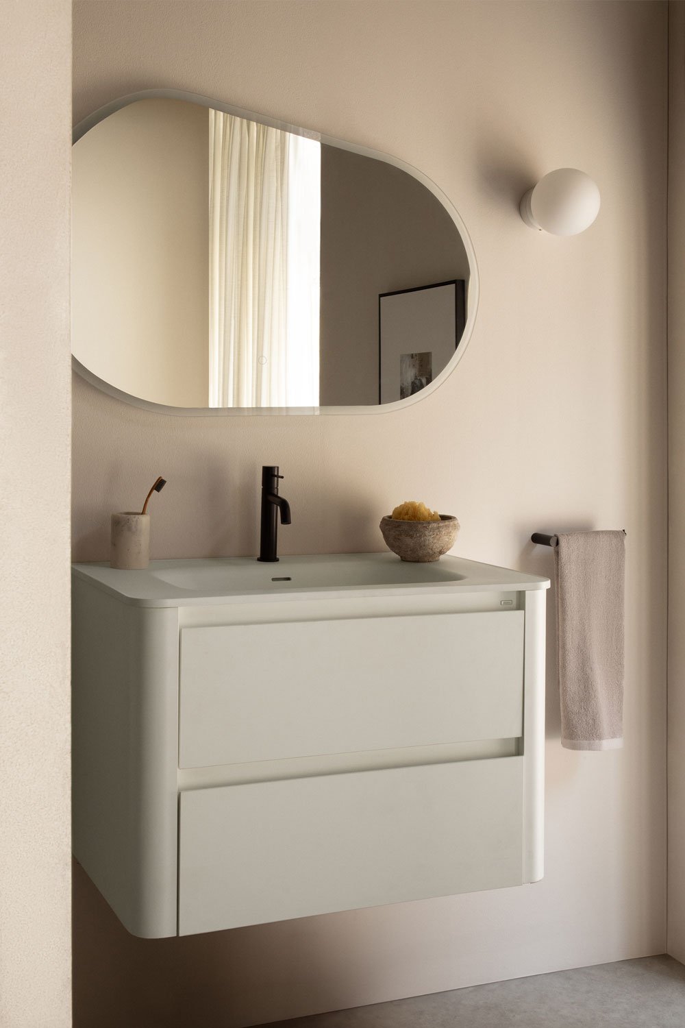 Ensemble de meubles de salle de bain en bois avec lavabo intégré et miroir Egerton , image de la galerie 1