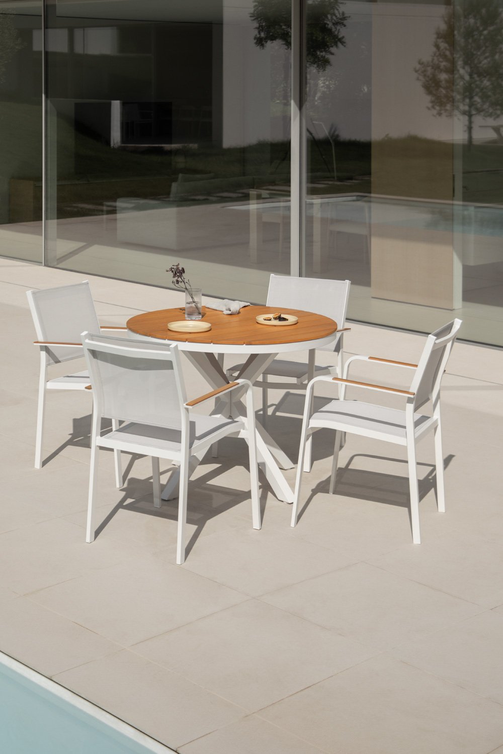 Table de Jardin Ronde en Aluminium et Bois d'Eucalyptus Archer, image de la galerie 1