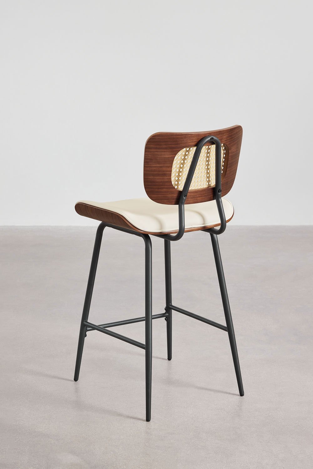 Tabouret haut en bois, rotin et similicuir Raysa, image de la galerie 5