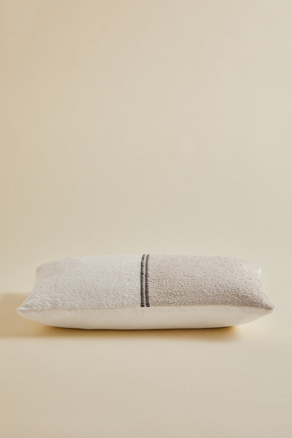 Coussin rectangulaire en coton (40x60 cm) Louisa, image de la galerie 3