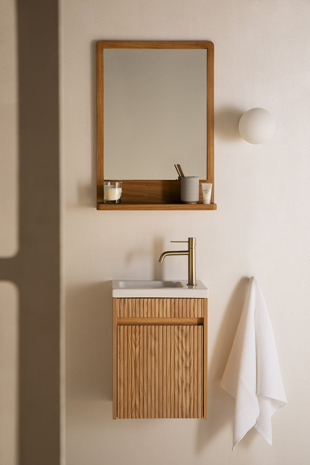 Ensemble de meubles de salle de bain en frêne avec lavabo intégré Narek, image de la galerie 1