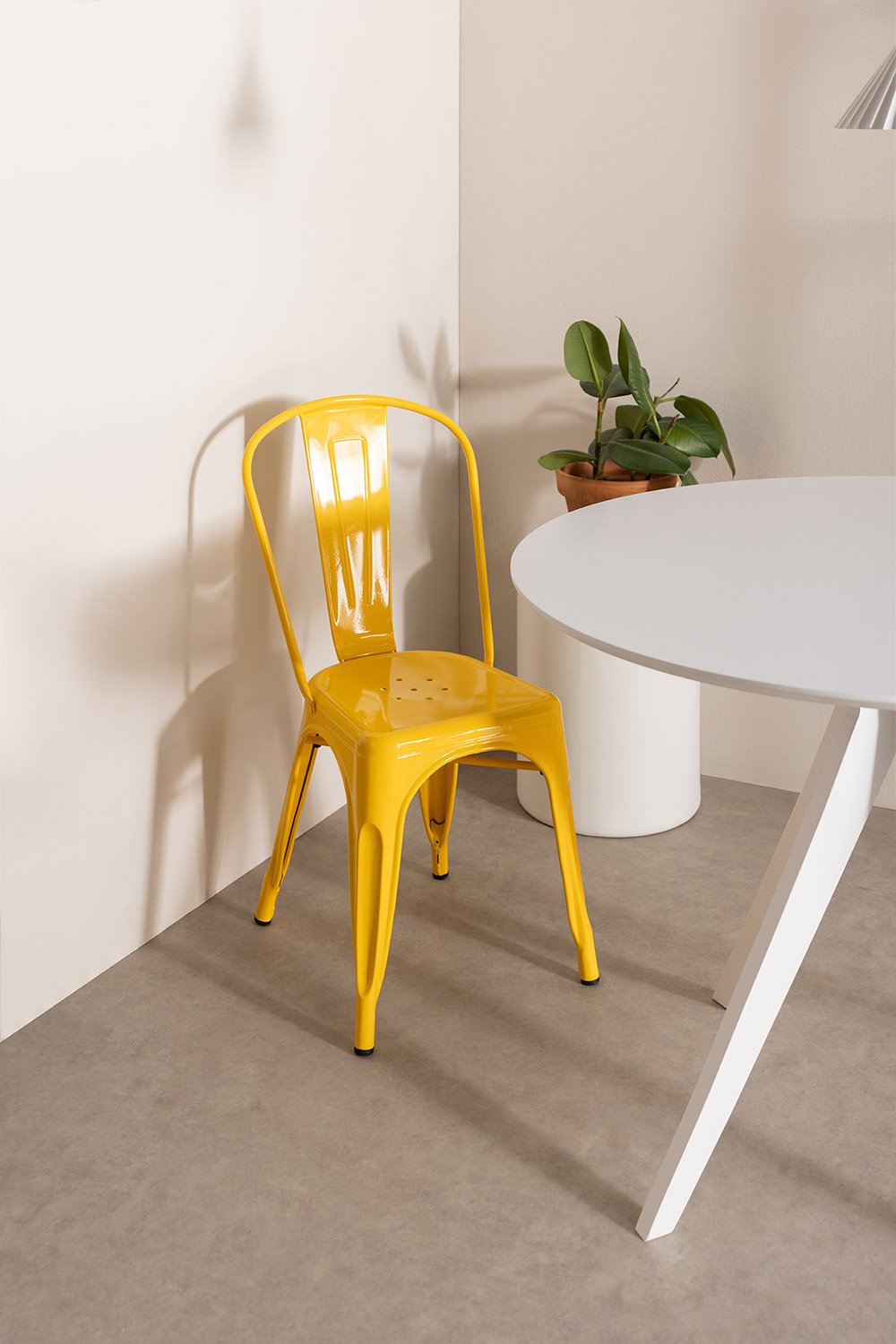 Pack de 4 chaises empilables LIX  , image de la galerie 1