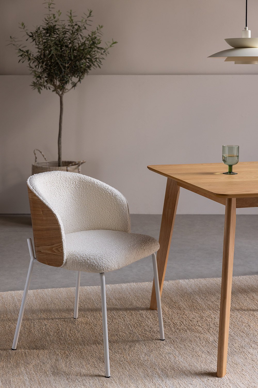 Chaise de salle à manger en bois rembourrée Amieva, image de la galerie 1