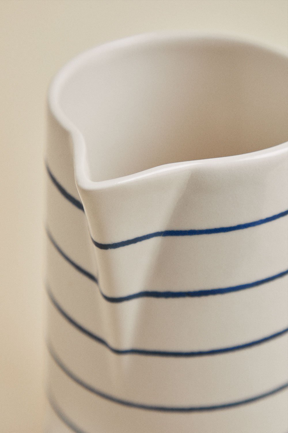 Carafe en new bone china 2 L Isolda, image de la galerie 4