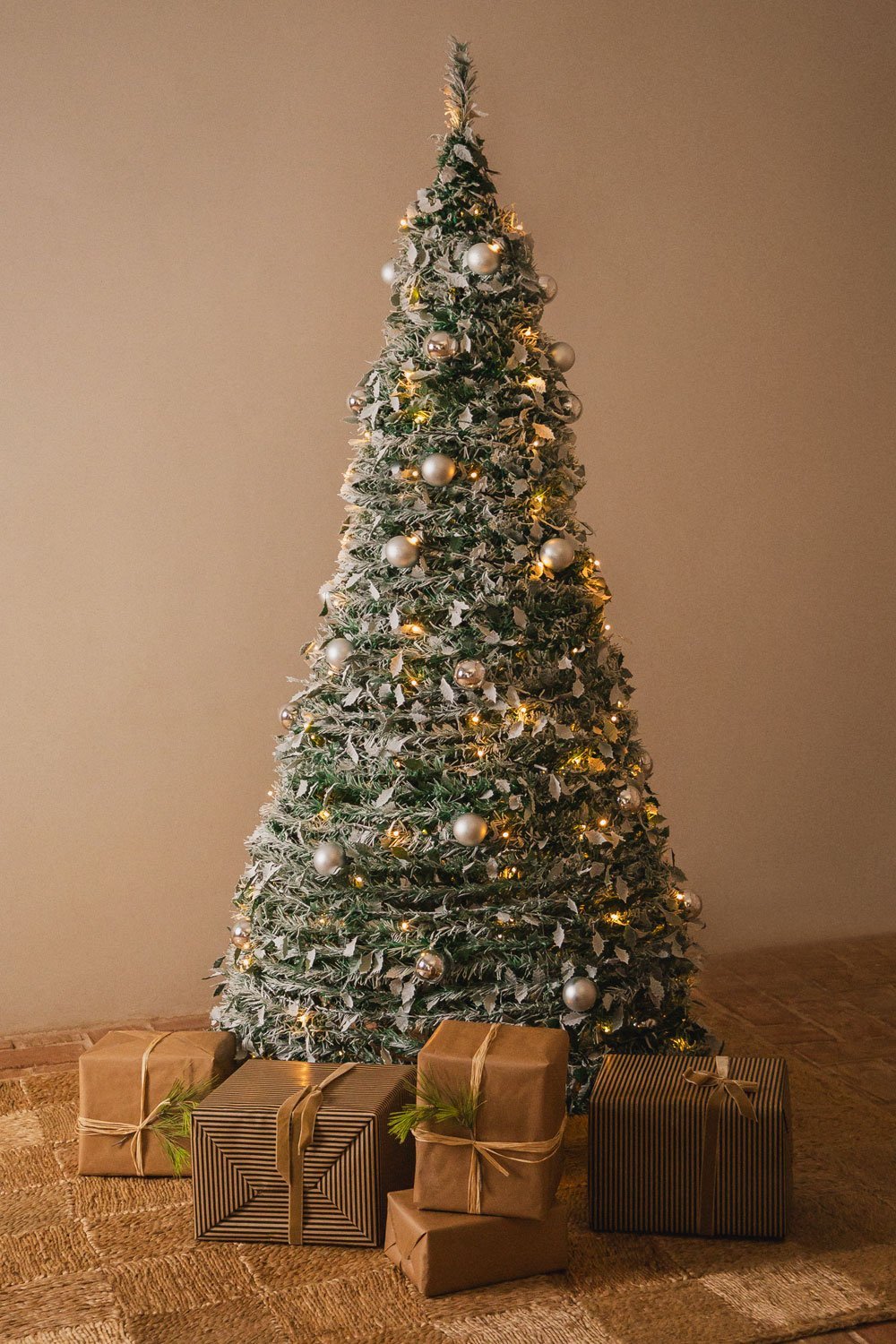 Arbre de Noël pliable avec lumières LED Taimy, image de la galerie 1