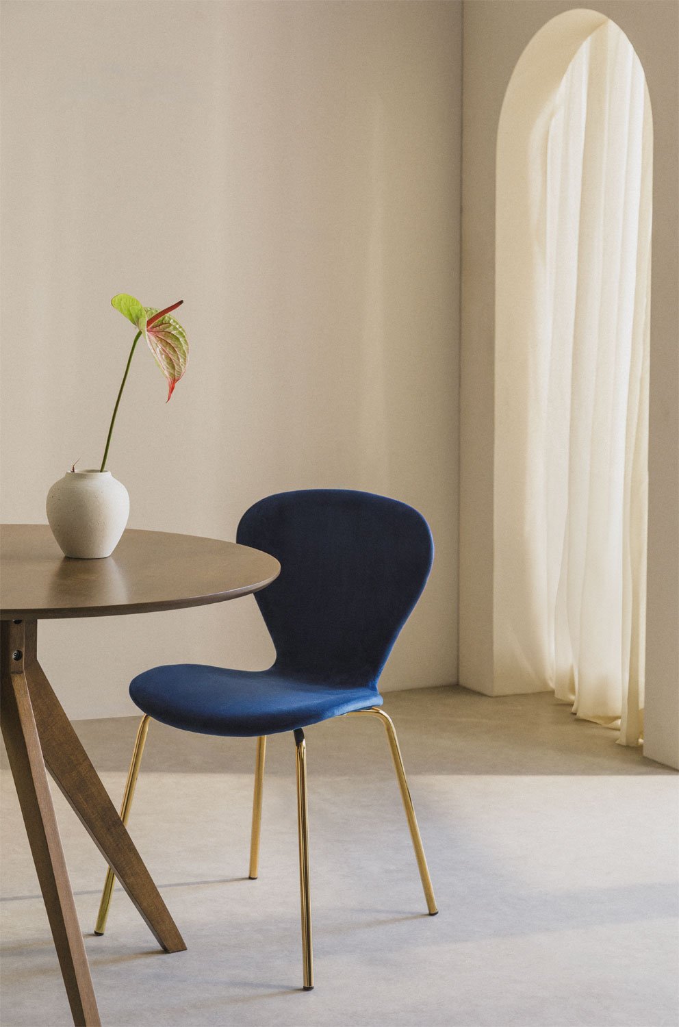 Lot de 2 chaises de salle à manger empilables en velours Uit, image de la galerie 1