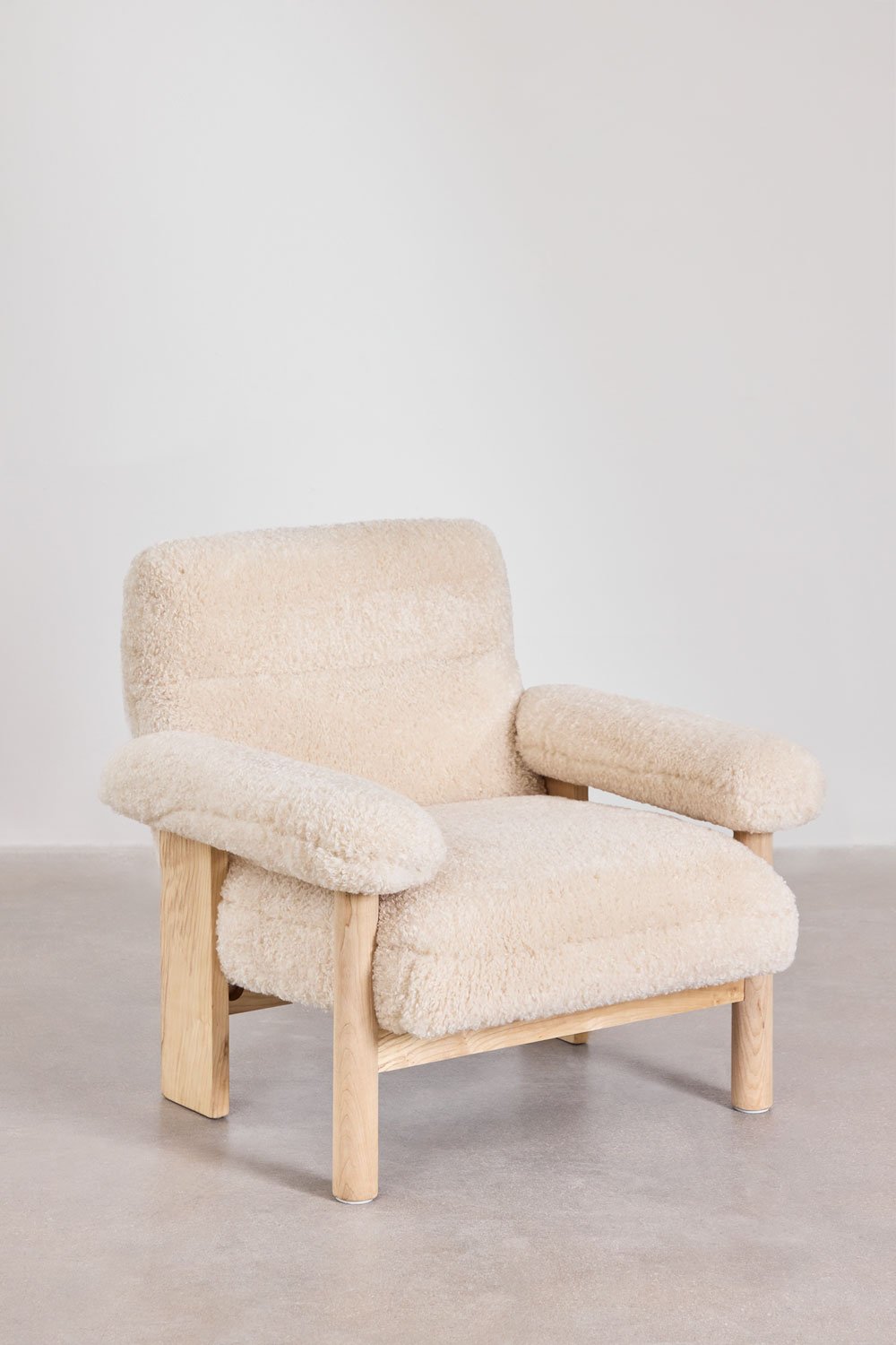 Fauteuil Bernia en peau de mouton et bois de frêne , image de la galerie 2