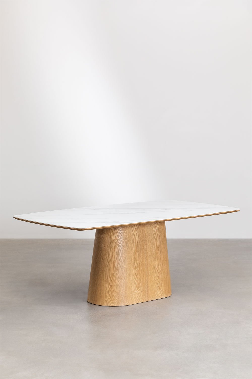 Ensemble table Aura avec placage céramique (200x100 cm) et 8 chaises de salle à manger avec accoudoirs en bois de chêne Mireita, image de la galerie 3