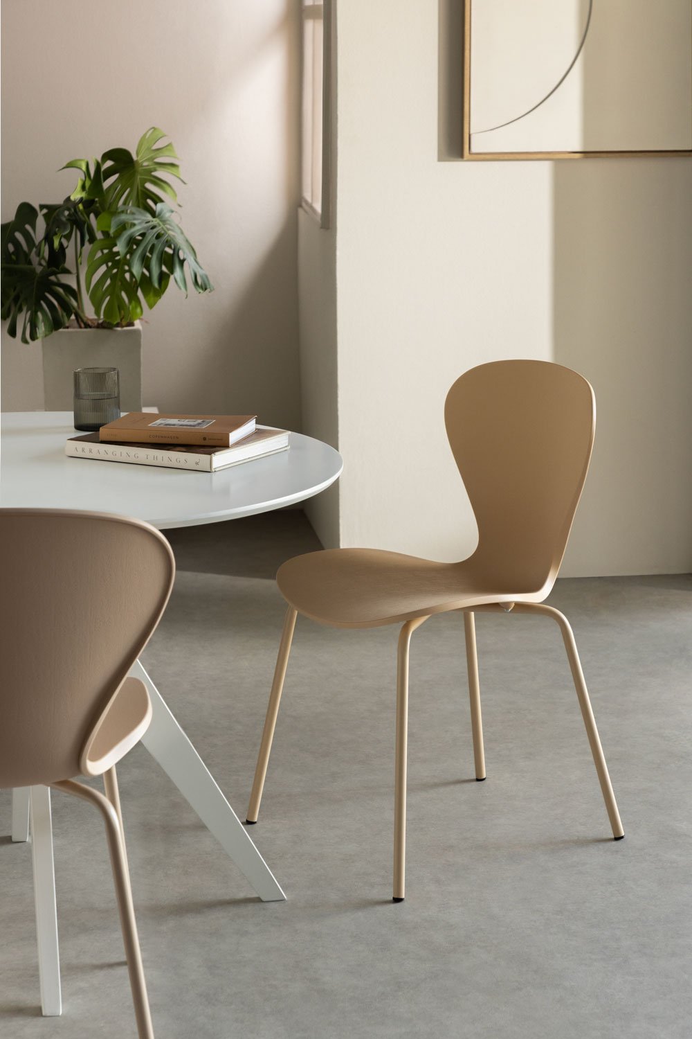 Lot de 2 chaises de salle à manger empilables Uit Colors, image de la galerie 1