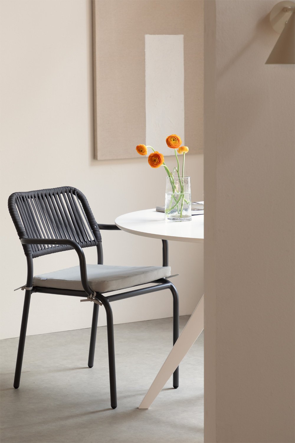 Lot de 4 chaises de salle à manger empilables avec accoudoirs en aluminium et corde tressée Arhiza    , image de la galerie 1